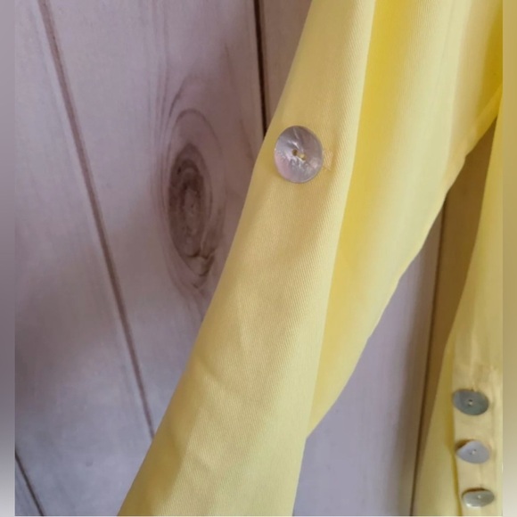 Soft Surroundings Small Roll Tab Sleeve V-neck Yellow Tunic iridescent buttons - Picture 5 of 7
